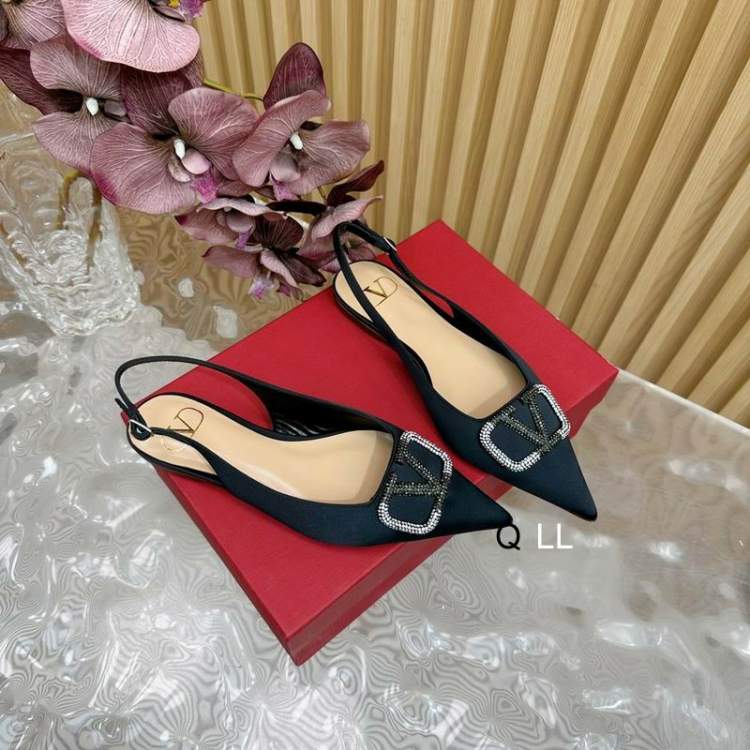 Picture of Valentino Shoes _SKUValentinosz35-40LL120319983